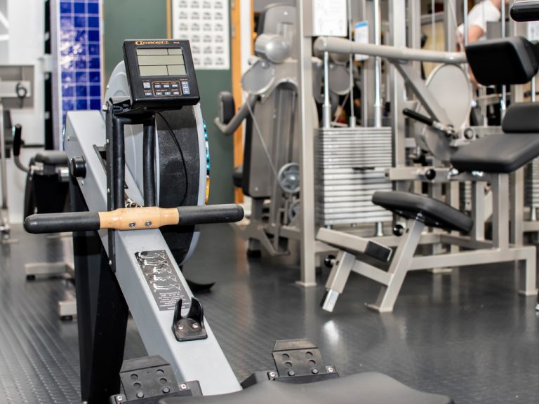 Träningsmaskiner på gymmet